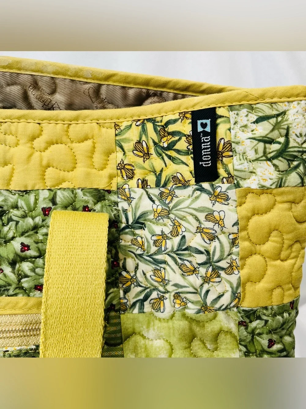 Donna Sharp Quilted Botanical large